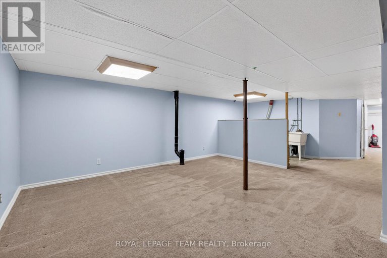 29325603/42-oakhaven-private-s/overbrookcastle-heights/ottawa/ontario/K1K4K1_36