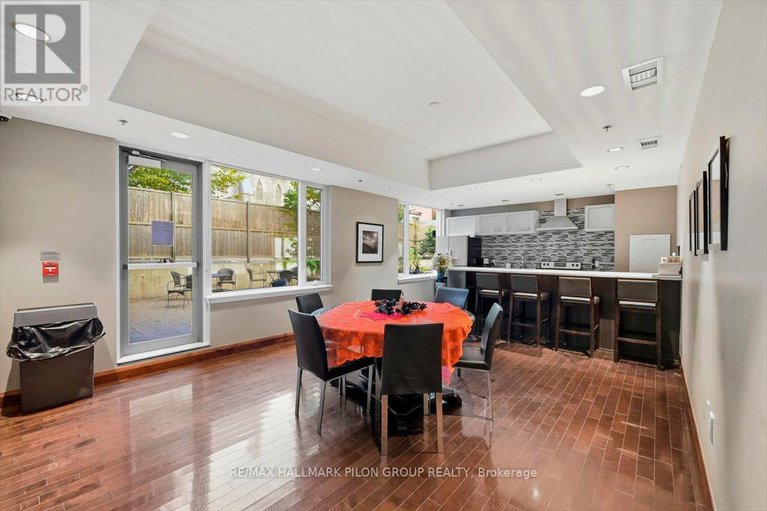 29239642/413-238-besserer-street/sandy-hill/ottawa/ontario/K1N6B1_21