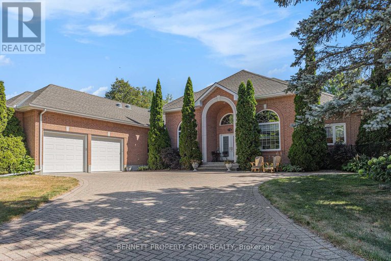 28752704/5-countryside-green/cedar-hillorchard-estates/ottawa/ontario/K2R1B5_2