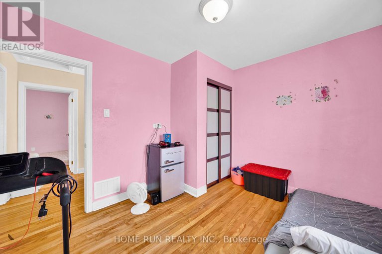 29367174/546-donald-street/castle-heightsrideau-high/ottawa/ontario/K1K1L7_21