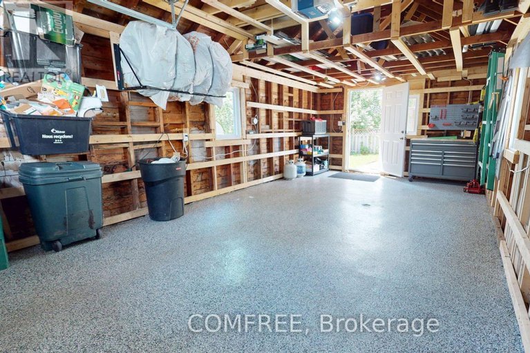 28379300/1622-drake-avenue/riverview-park/ottawa/ontario/K1G0L8_24