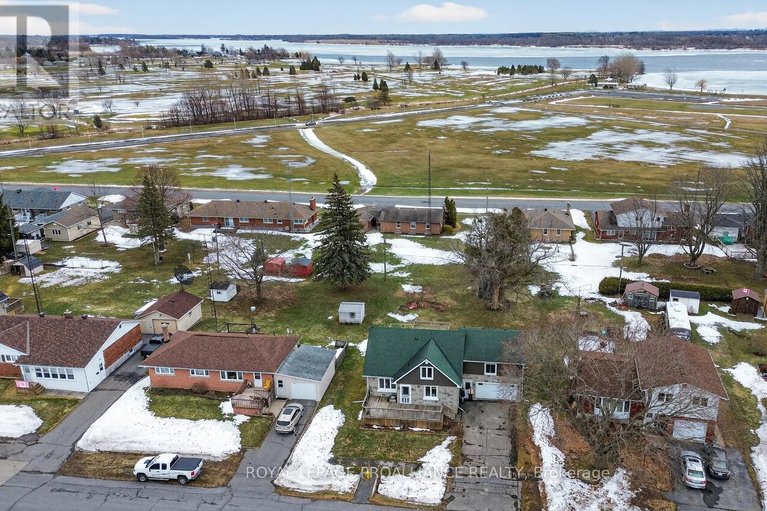 29460422/17-church-avenue/iroquois/south-dundas/ontario/K0E1K0_30