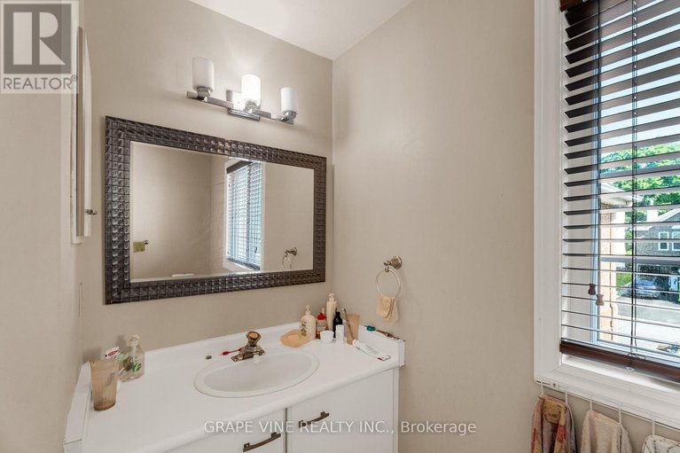 28434858/67-allenby-road/morgans-grantsouth-march/ottawa/ontario/K2K2J8_17