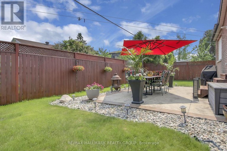 28623040/1498-kingsdale-avenue/blossom-parkkemp-parkfindlay-creek/ottawa/ontario/K1T1H2_40