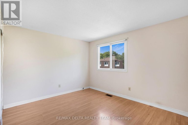 28836365/6321-fortune-drive/convent-glen-north/ottawa/ontario/K1C2A4_15