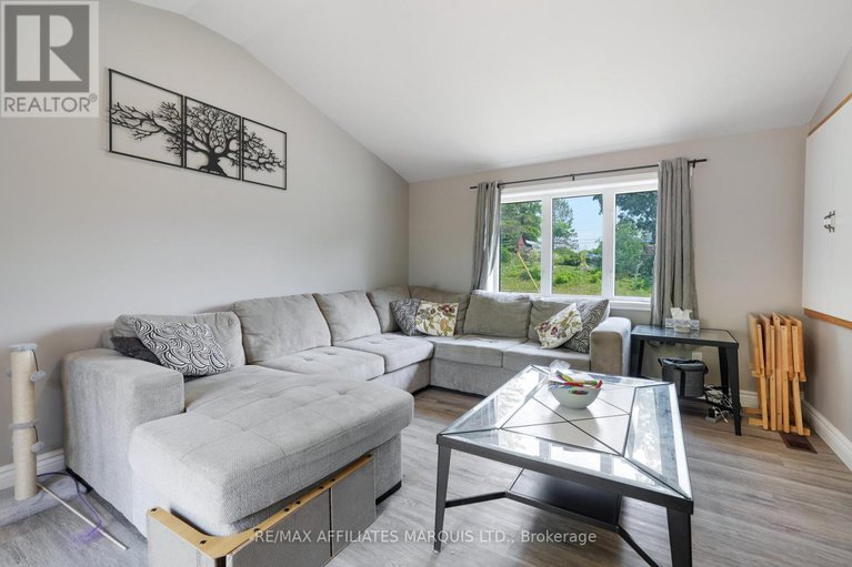 28523953/21895-seguin-mill-street/north-glengarry-lochiel-twp/north-glengarry/ontario/K0B1H0_11