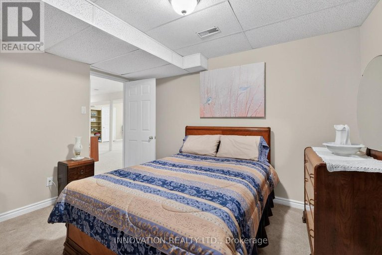 29674454/1698-teakdale-avenue/chapel-hill/ottawa/ontario/K1C6M4_34