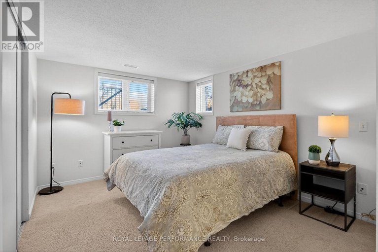 29415580/2-70-briargate-private/springridgeeast-village/ottawa/ontario/K4A0C3_24