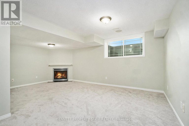 28577156/526-pepperville-crescent-n/emerald-meadowstrailwest/ottawa/ontario/K2M0E5_14