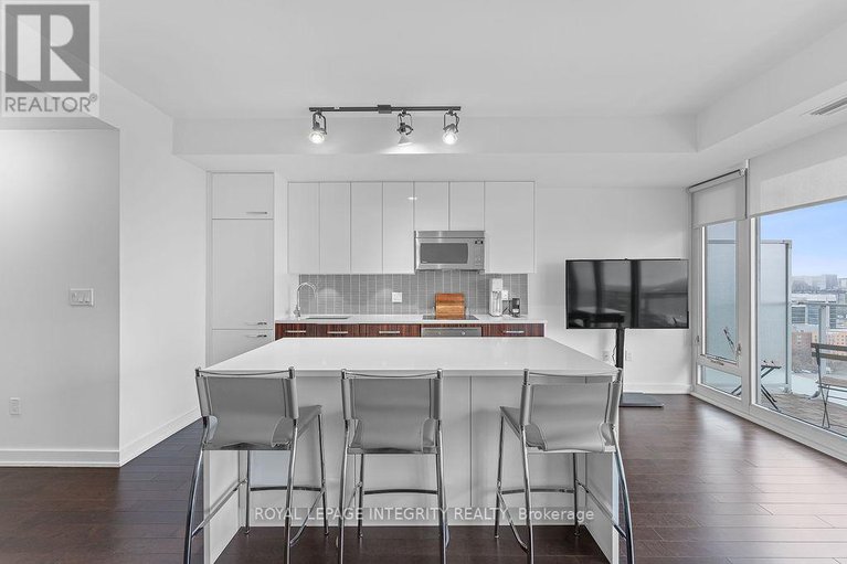 29110736/1908-111-champagne-avenue-s/west-centre-town/ottawa/ontario/K1S5V3_17