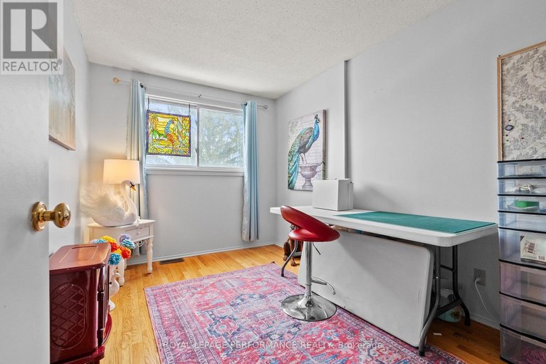 29485311/1126-millwood-court/convent-glen-north/ottawa/ontario/K1C3G1_28