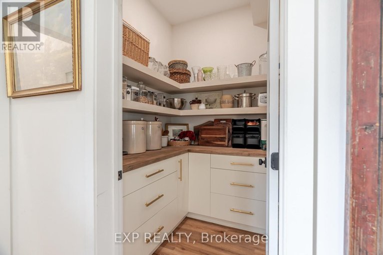 29441745/12-viewmount-drive/meadowlandscrestview/ottawa/ontario/K2G1R5_22