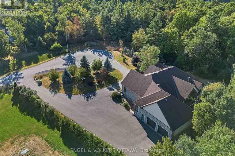 28739995/1836-whitemarsh-crescent/kanata-north-west/ottawa/ontario/K2W1B5_49