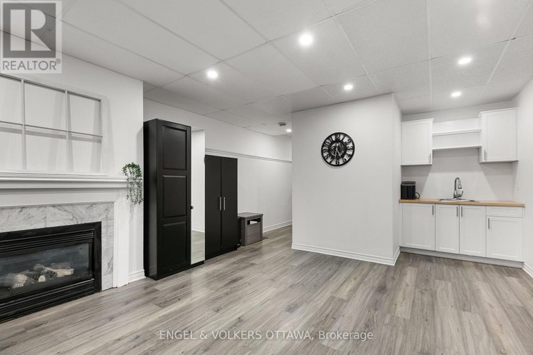 28533068/271-berrigan-drive/longfields/ottawa/ontario/K2J5C3_23