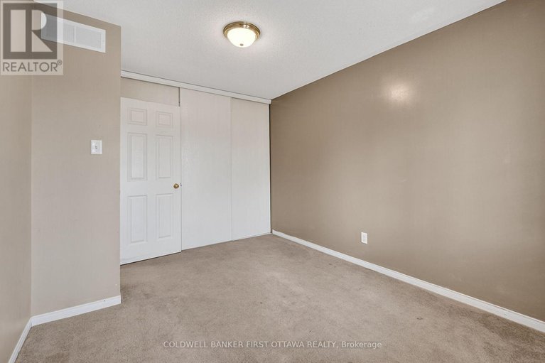 29109622/1249-klondike-road/morgans-grantsouth-march/ottawa/ontario/K2W1E1_41