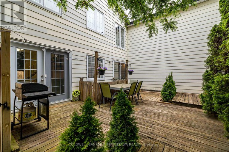 28497718/55-345-kintyre-private/carleton-square/ottawa/ontario/K2C3M6_31