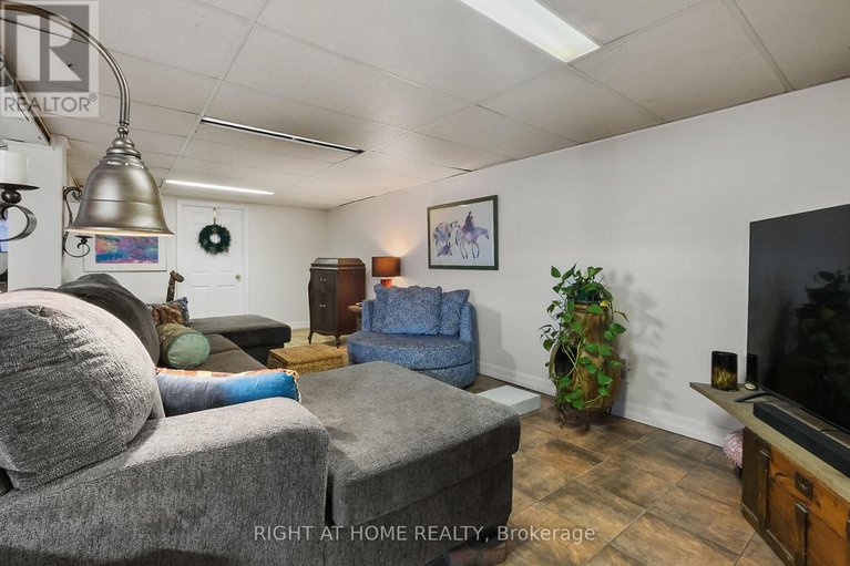 28854766/205-withrow-avenue/meadowlandsst-claire-gardens/ottawa/ontario/K2G2J8_39