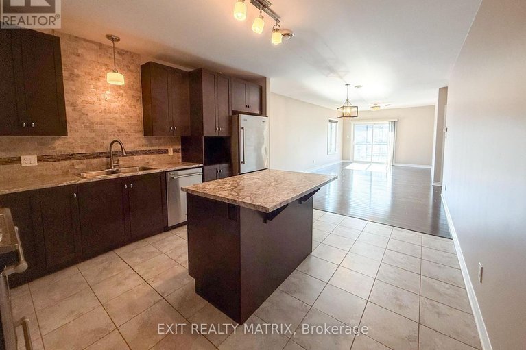 29598093/305-300-solstice-crescent/embrun/russell/ontario/K0A1W0_4