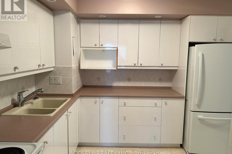 29123640/1785-frobisher-lane-n/riverview-park/ottawa/ontario/K1G3T7_11