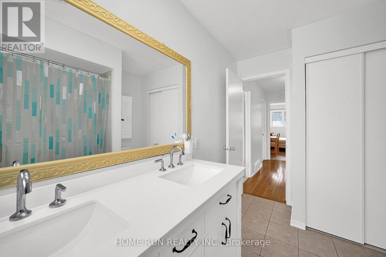 29590749/4-2111-montreal-road/beaconwood/ottawa/ontario/K1J8M8_28