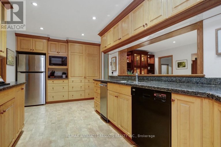 29632363/30-pentland-crescent/beaverbrook/ottawa/ontario/K2K1V5_17