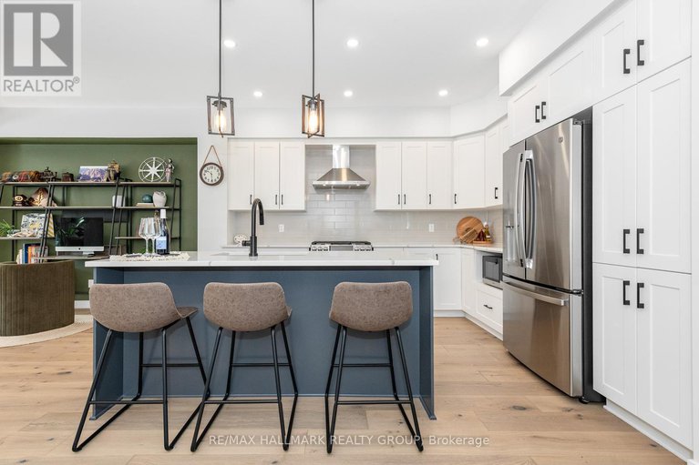 29405995/2260-copperhead-street/mer-bleuebradley-estatesanderson-park/ottawa/ontario/K1W4W6_9