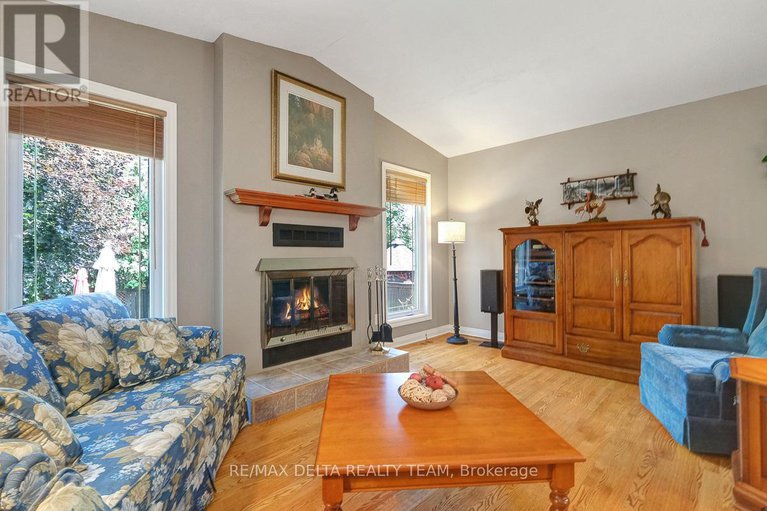 28636834/6383-st-louis-drive/hiawatha-parkconvent-glen/ottawa/ontario/K1C2X9_11