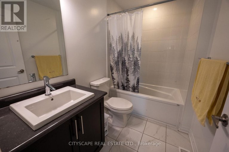 28681279/174-joshua-street/mer-bleuebradley-estatesanderson-park/ottawa/ontario/K1W0A3_33