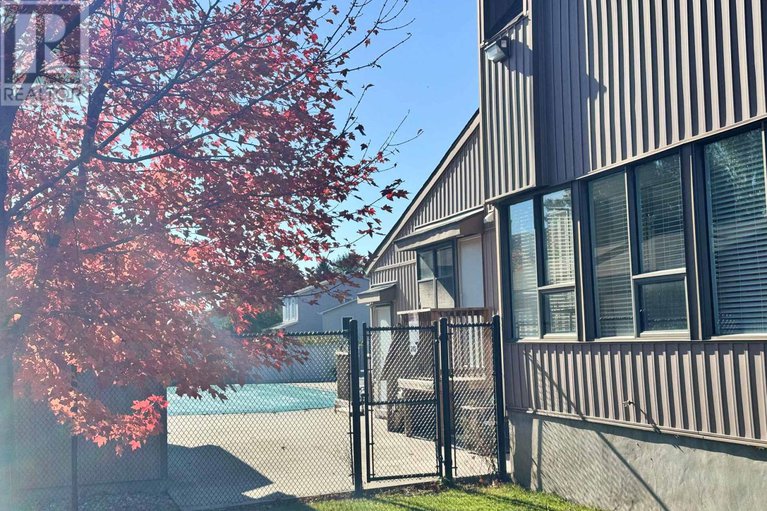 29093090/2285-stonehenge-crescent/pineview/ottawa/ontario/K1B4N7_15