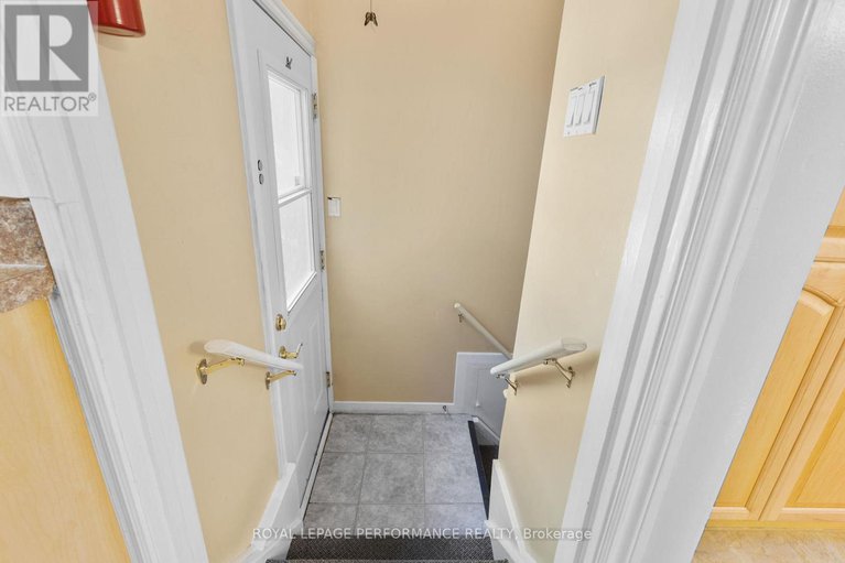 28945911/5-revol-road/merivale-gardens/ottawa/ontario/K2G0B8_22