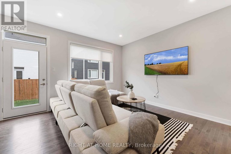 28824525/30-chasing-grove/btwn-franktown-rd-fallowfield-rd/ottawa/ontario/K0A2Z0_8