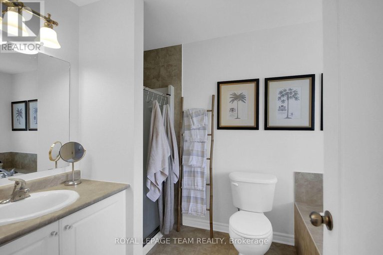 28677603/112-talltree-crescent/stittsville-central/ottawa/ontario/K2S0A9_18