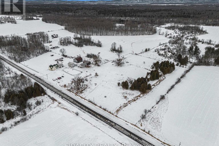 28628376/5046-carp-road/fitzroy-ward-south-east/ottawa/ontario/K0A2H0_38