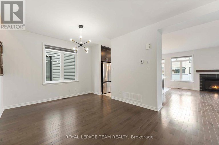 28647828/1010-brian-good-avenue/riverside-southgloucester-glen/ottawa/ontario/K4M0R3_5