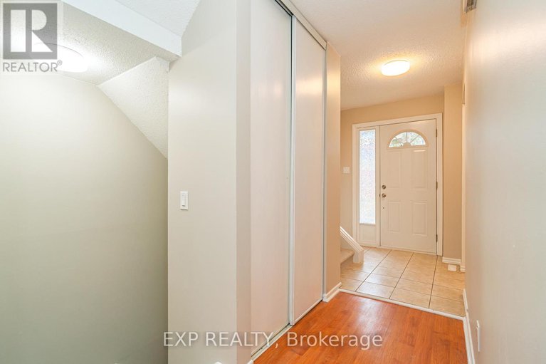 29105689/a-3915-old-richmond-road/arbeatha-park/ottawa/ontario/K2H8T9_3