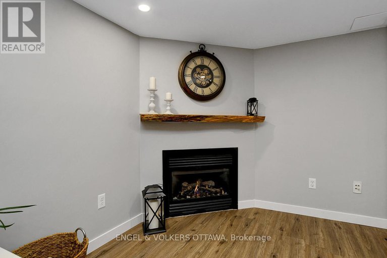 29355426/308-tabaret-street/emerald-meadowstrailwest/ottawa/ontario/K2M0B8_44