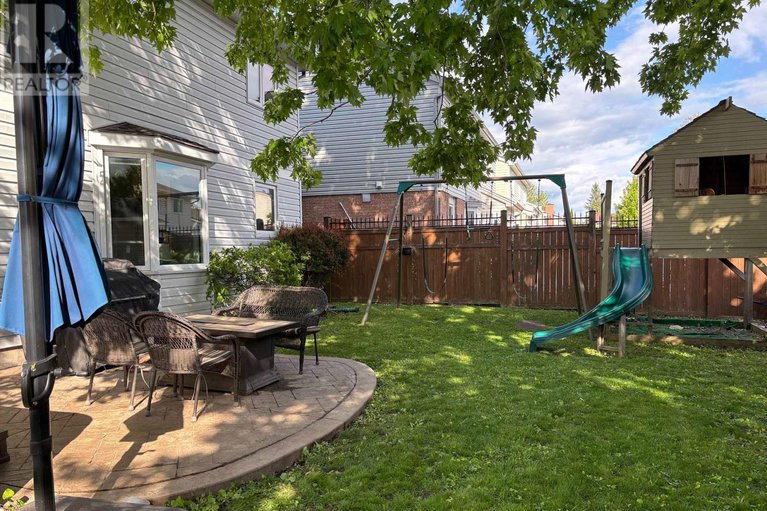 28372152/52-speers-crescent/bridlewood/ottawa/ontario/K2M1W2_21