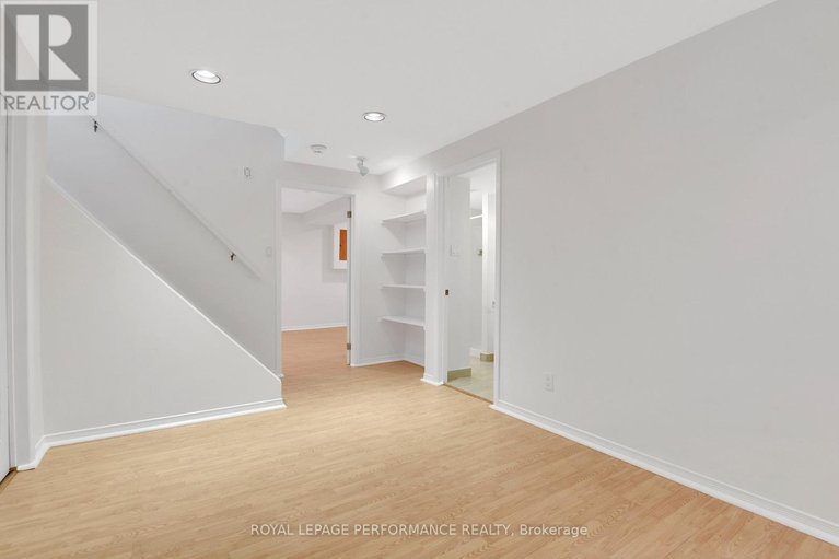 29066042/3804-autumnwood-street/emerald-woodssawmill-creek/ottawa/ontario/K1T2G8_27