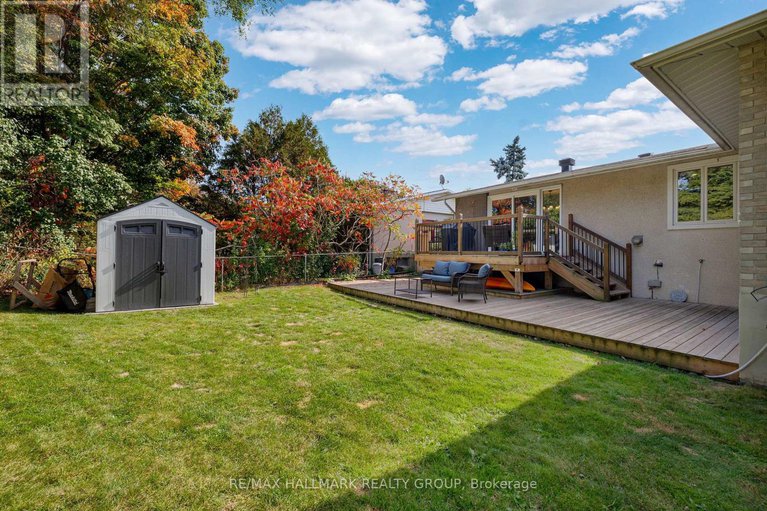 28989053/118-queensline-drive/bruce-farmgraham-parkqualicumbellands/ottawa/ontario/K2H7J5_46
