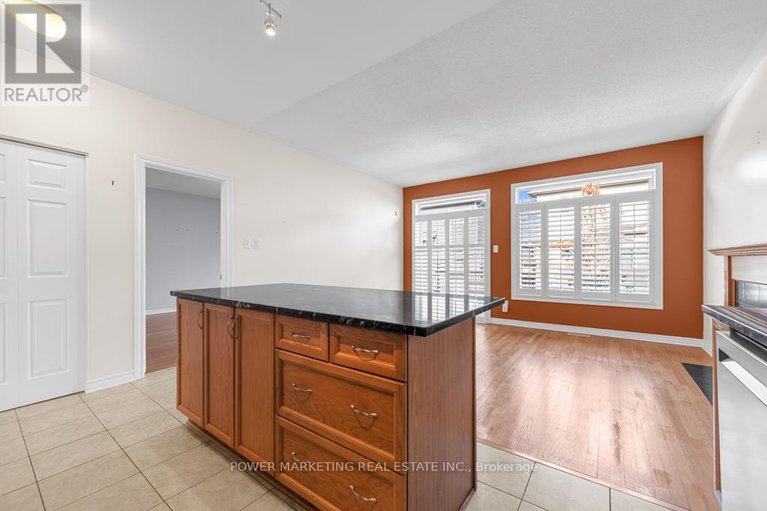 29407948/192-felicity-crescent/mer-bleuebradley-estatesanderson-park/ottawa/ontario/K1W0C2_18