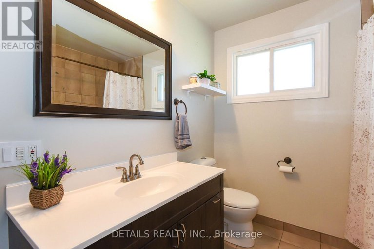 29661613/1222-field-street/bel-air-park/ottawa/ontario/K2C2R2_22