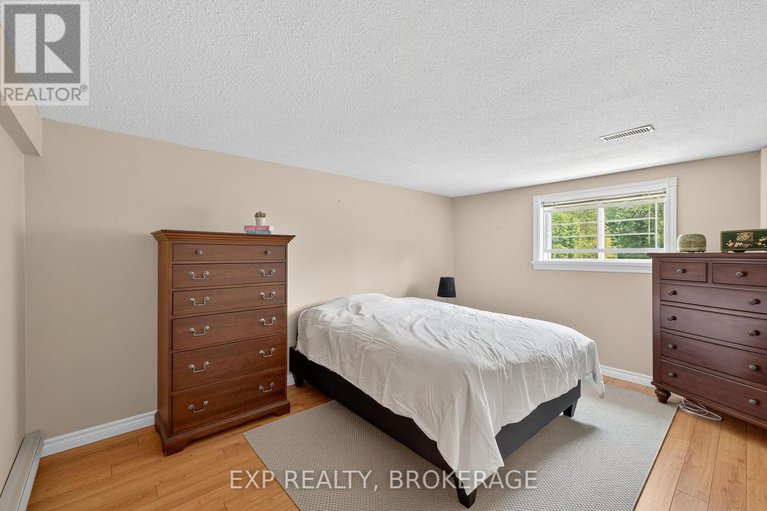 28599608/1500-blakeys-point-road/augusta-twp/augusta/ontario/K0E1T0_29