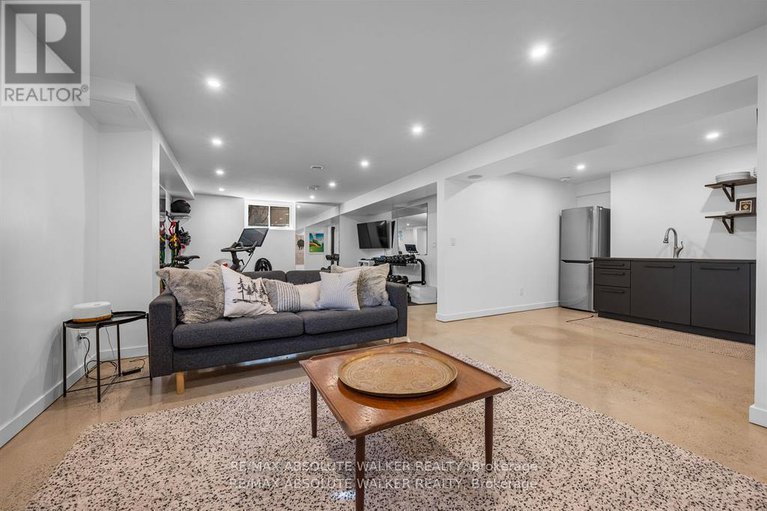 28644323/107-joshua-street/mer-bleuebradley-estatesanderson-park/ottawa/ontario/K1W0A2_30