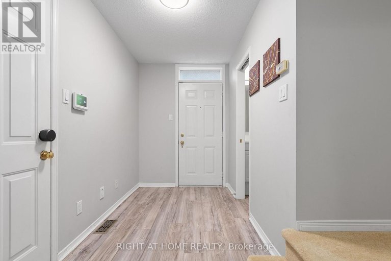 29127565/4-thorburn-private/lower-town/ottawa/ontario/K1N1G4_9