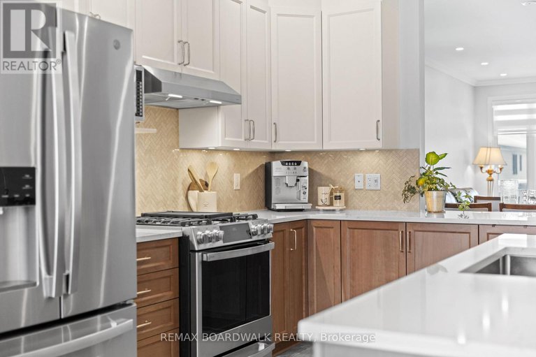 29313884/779-keinouche-place/camelot/ottawa/ontario/K4A5K3_7