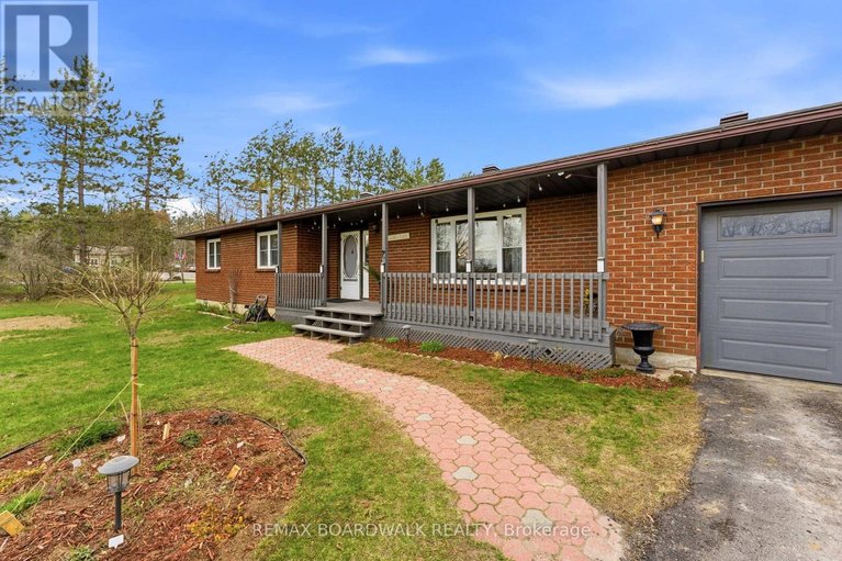 29674449/1671-oneill-road/north-grenville-twp-kemptville-south/north-grenville/ontario/K0G1S0_3