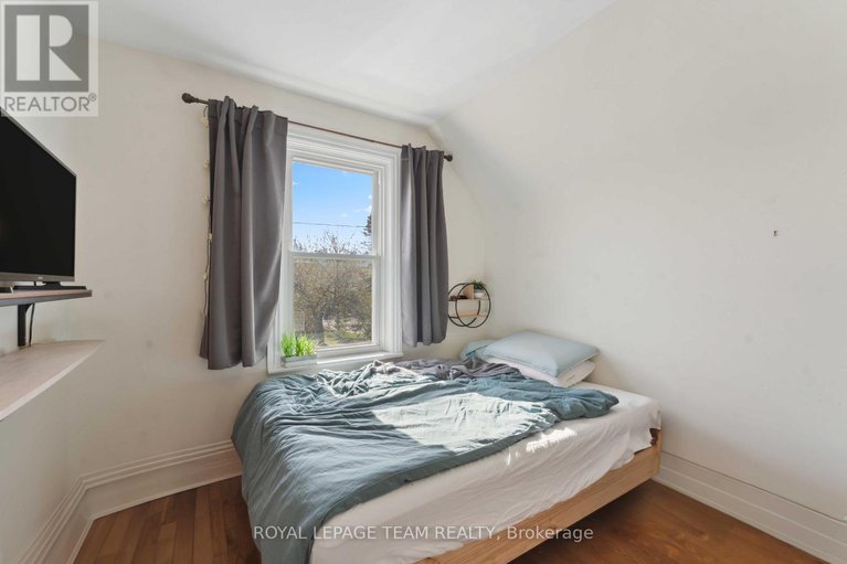 28731469/235-cambridge-street-n/west-centre-town/ottawa/ontario/K1R7B5_26