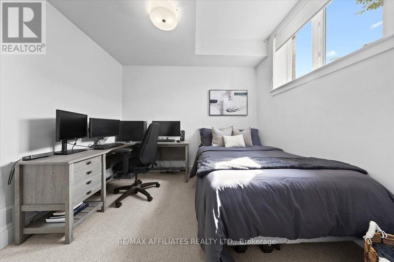 28756079/3-23-bergeron-private/chapel-hill/ottawa/ontario/K1C0C2_25
