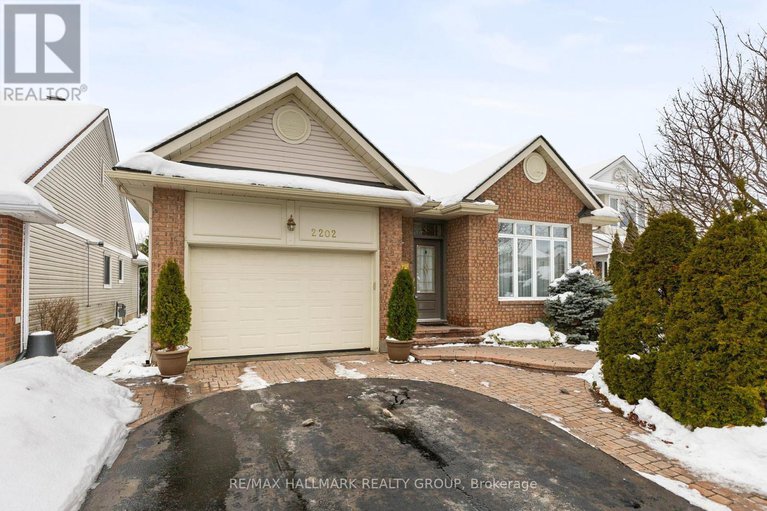 29210046/2202-nature-trail-crescent/orleans-village/ottawa/ontario/K1W1E6_1