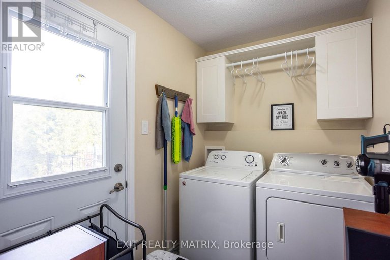 28492201/228-olde-towne-avenue/village-of-russell/russell/ontario/K4R0B3_20